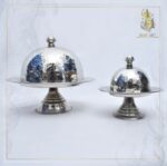 Plat sur pied avec cloche